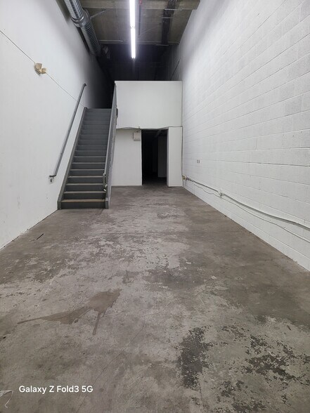 750 E 14th St, Los Angeles, CA à louer - Photo intérieure - Image 1 de 7