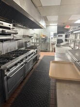 636 Church St, Evanston, IL for lease Building Photo- Image 2 of 7