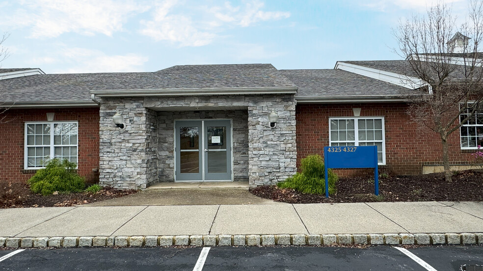 4321 Easton Ave, Bethlehem, PA for lease - Building Photo - Image 2 of 7