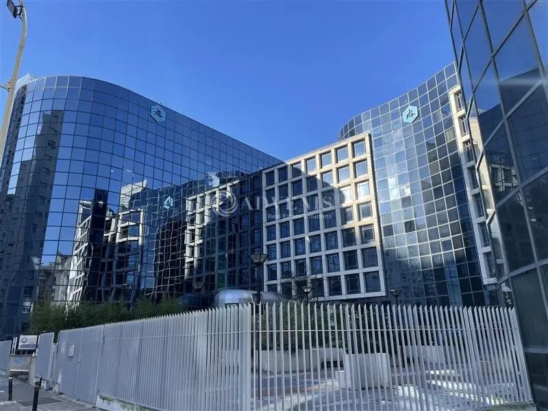 Bureau dans Courbevoie à louer Photo du bâtiment- Image 1 de 13