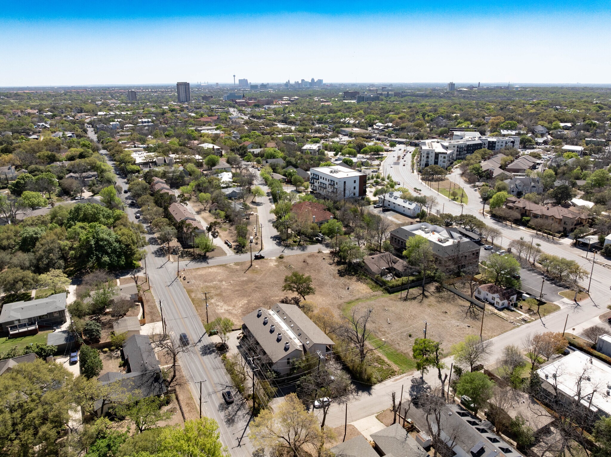 321 Kampmann Ave, San Antonio, TX à vendre Photo principale- Image 1 de 11