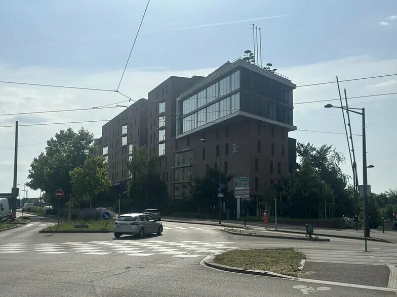Retail in Strasbourg for lease - Building Photo - Image 2 of 8