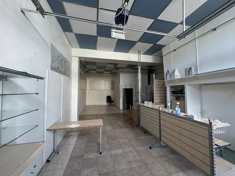 Local d'activités dans Mareuil-lès-Meaux à vendre Photo intérieure- Image 1 de 13