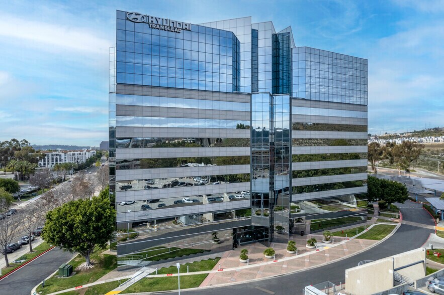 8880 Rio San Diego Dr, San Diego, CA à louer - Photo du bâtiment - Image 3 de 12