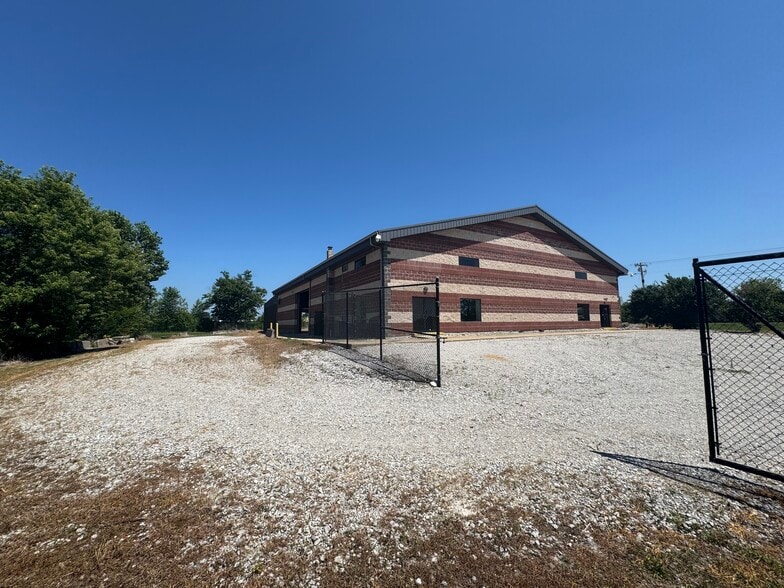 11212 W State Road 42, Stilesville, IN for lease - Building Photo - Image 3 of 18