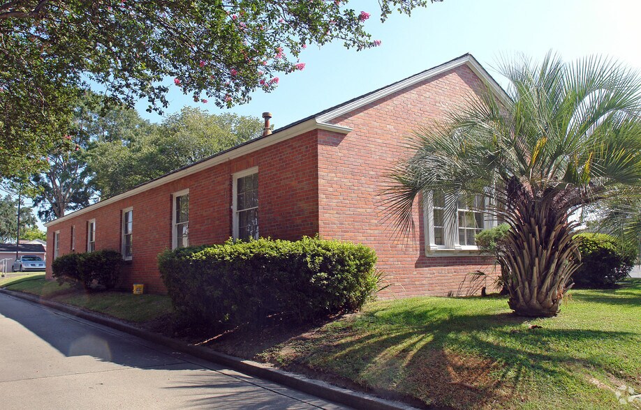 855 North Blvd, Baton Rouge, LA à vendre - Photo du bâtiment - Image 2 de 3