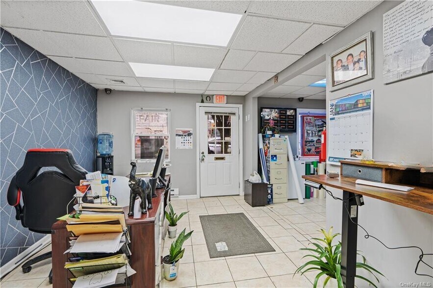 297 Saw Mill River Rd, Yonkers, NY à louer - Photo du bâtiment - Image 2 de 10