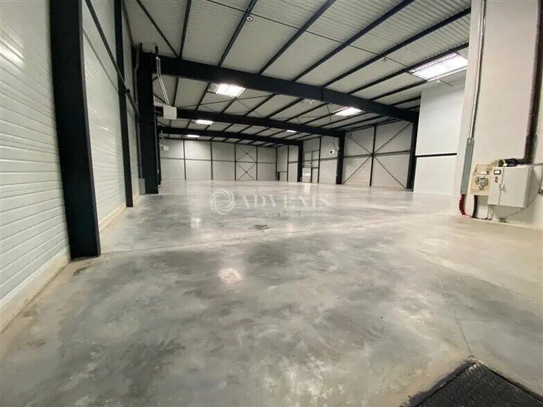 Industrial in Vaires-sur-Marne for lease - Interior Photo - Image 3 of 12