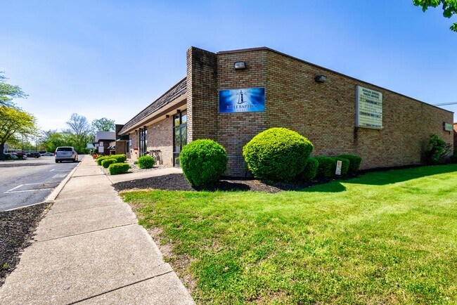 More details for 1260 Monroe St NW, New Philadelphia, OH - Office, Flex for Lease