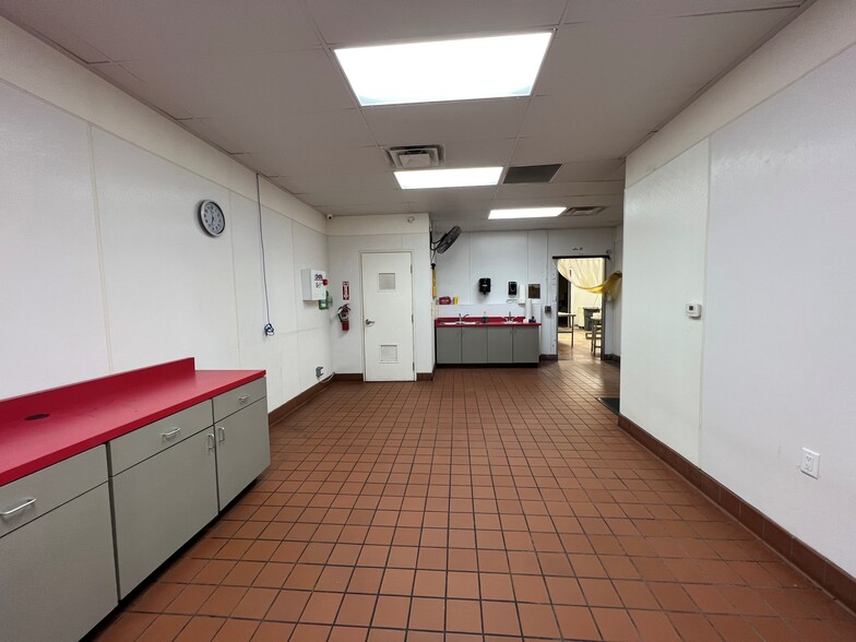 4396 E Alexander Rd, Las Vegas, NV for lease - Building Photo - Image 3 of 5