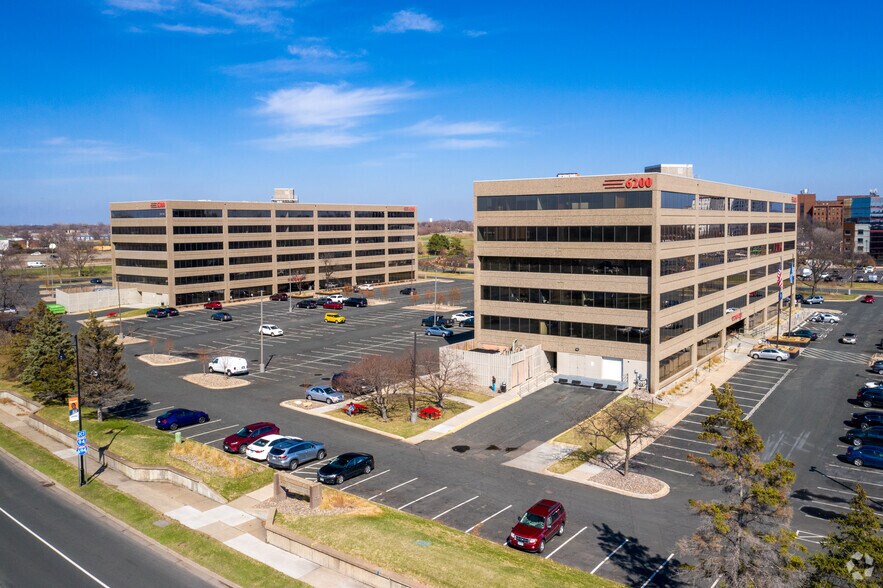 6300 Shingle Creek Pky, Brooklyn Center, MN for lease - Building Photo - Image 2 of 5