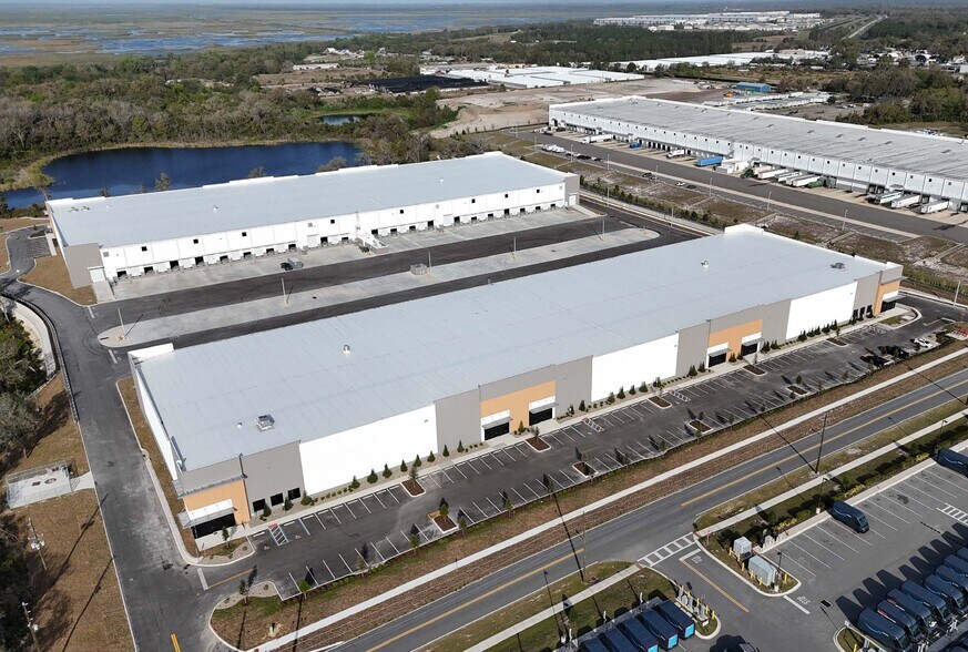 300 Hermit Smith Rd, Apopka, FL à louer - Photo du bâtiment - Image 3 de 4