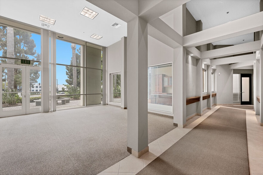 1815 Aston Ave, Carlsbad, CA à louer - Photo intérieure - Image 3 de 9