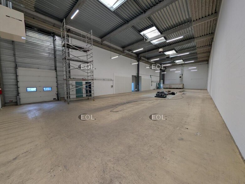 Industrial in Ivry-sur-Seine for lease - Building Photo - Image 1 of 2