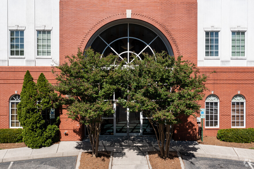 8351 E Walker Springs Ln, Knoxville, TN à louer - Photo du bâtiment - Image 3 de 6