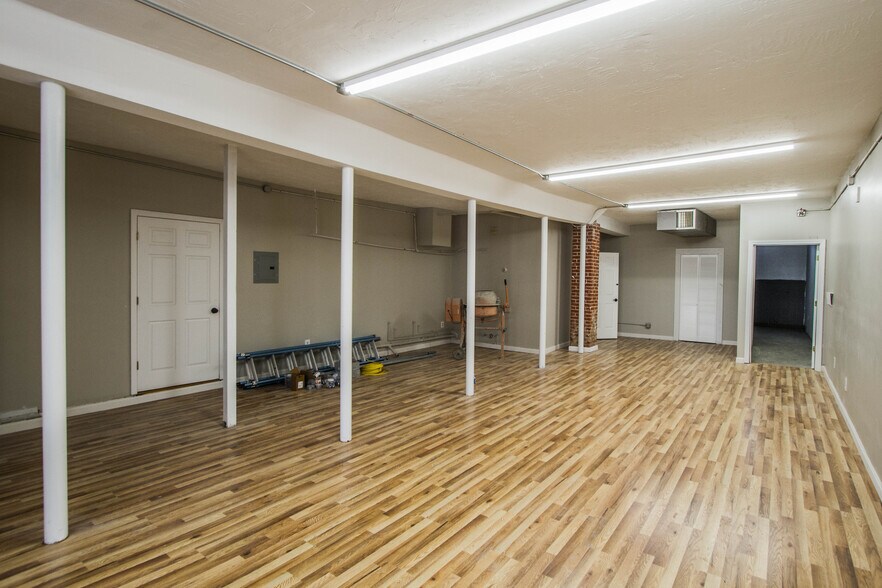 244-250 Pleasant St, Worcester, MA à louer - Photo du bâtiment - Image 3 de 5