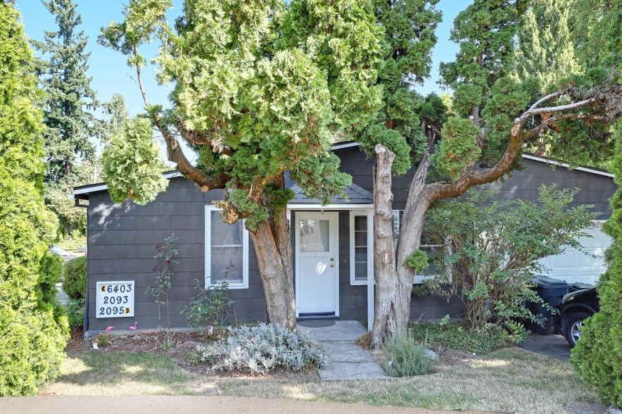 6403 Tompkins Ct, West Linn, OR for sale - Primary Photo - Image 2 of 17