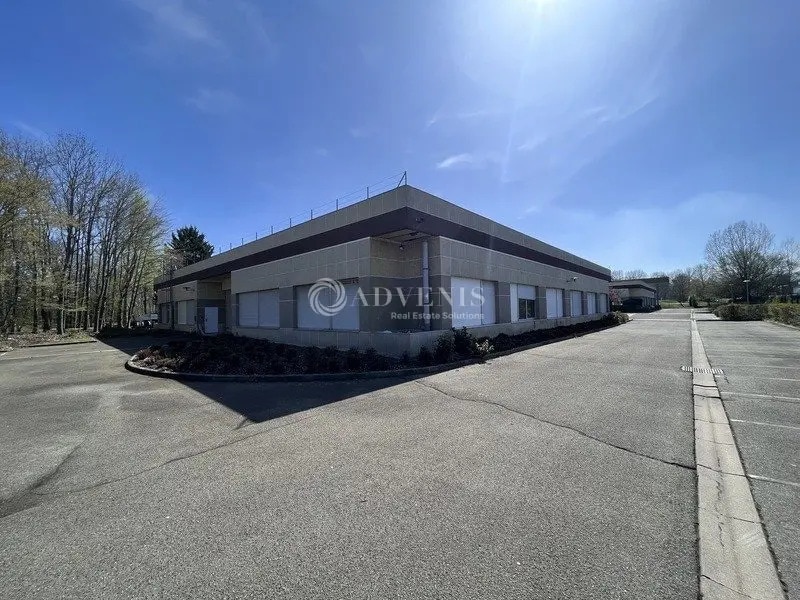 Flex in Trappes for lease Building Photo- Image 1 of 7