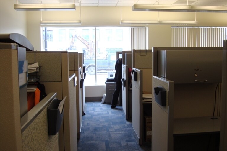 145 N Bartlett St, Medford, OR à vendre - Photo intérieure - Image 2 de 10