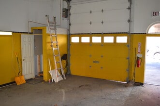 1396 University Ave, Morgantown, WV à louer Photo intérieure- Image 2 de 12