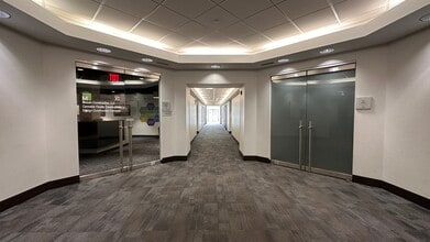 4201 Lake Cook Rd, Northbrook, IL for lease Interior Photo- Image 2 of 22