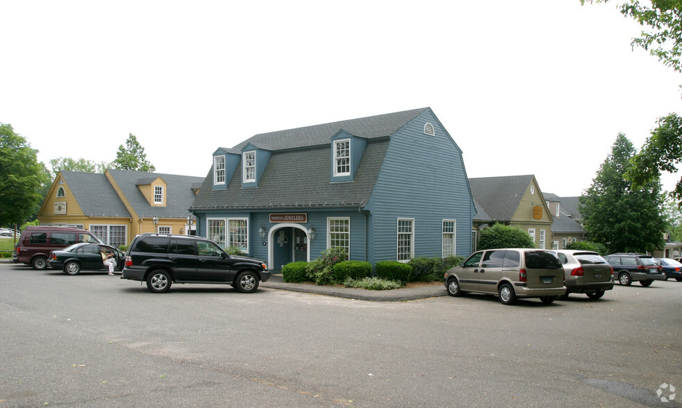 17 Commons Dr, Litchfield, CT for lease - Building Photo - Image 1 of 4