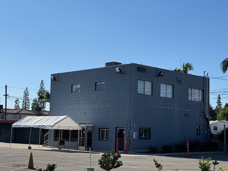 9624-9626 Artesia Blvd, Bellflower, CA à louer - Photo du bâtiment - Image 2 de 9