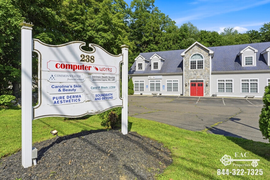 238 Monroe Tpke, Monroe, CT à louer - Photo du bâtiment - Image 3 de 27