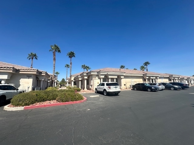 5860 S Pecos Rd, Las Vegas, NV à louer - Photo du bâtiment - Image 2 de 18