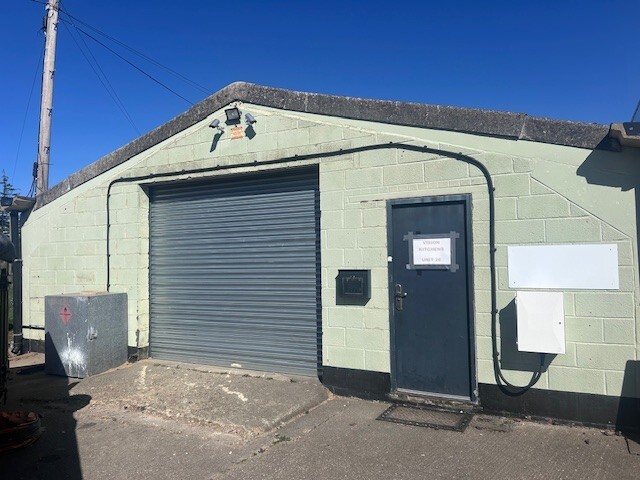 Chestnut Ln, Royston for lease Primary Photo- Image 1 of 2