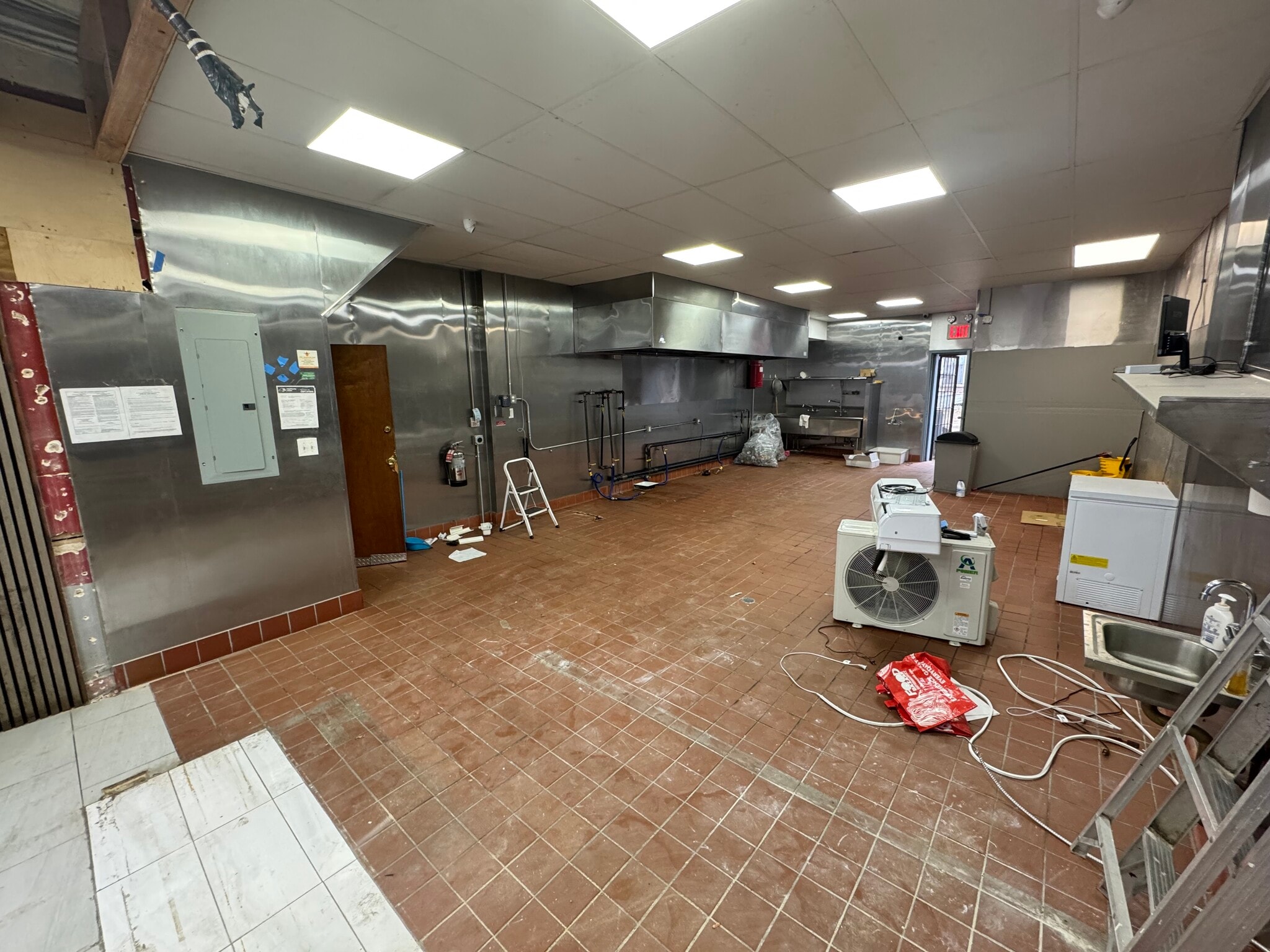 894 Nostrand Ave, Brooklyn, NY for lease Interior Photo- Image 1 of 7