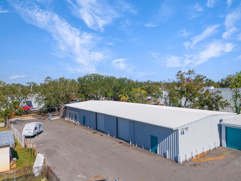 3945 Sawyer Rd, Sarasota, FL à louer - Photo du bâtiment - Image 3 de 9