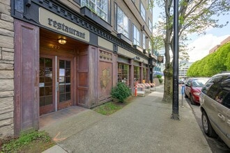 777 Courtney St, Victoria, BC à louer Photo du bâtiment- Image 2 de 18