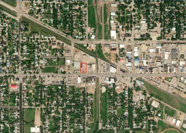 Plus de détails pour 87 Broadway St W, Yorkton, SK - Commerce de détail à vendre