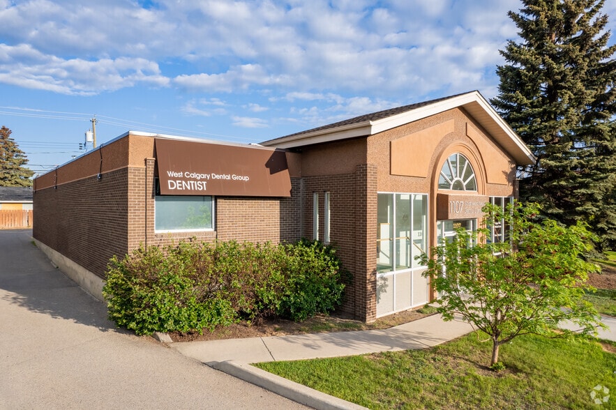 1107 37 St SW, Calgary, AB for sale - Primary Photo - Image 1 of 1