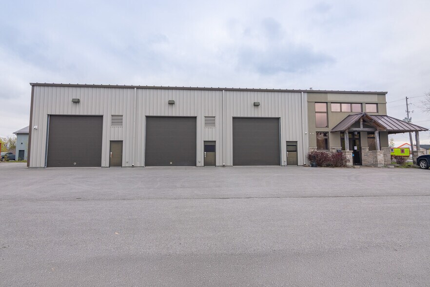 124 Reis Rd, Ottawa, ON à vendre - Photo du bâtiment - Image 3 de 13