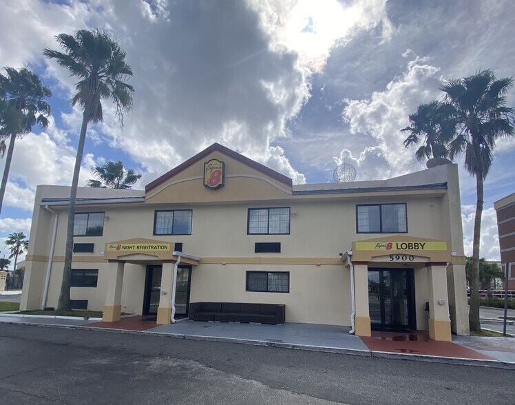 5900 American Way, Orlando, FL à vendre - Photo du bâtiment - Image 1 de 7