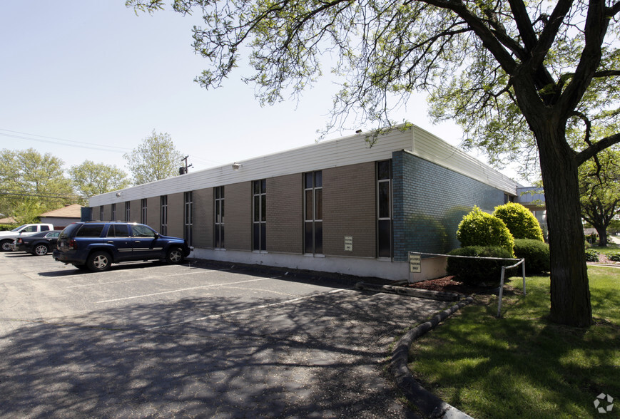 21850 Greenfield Rd, Oak Park, MI for lease - Building Photo - Image 2 of 5