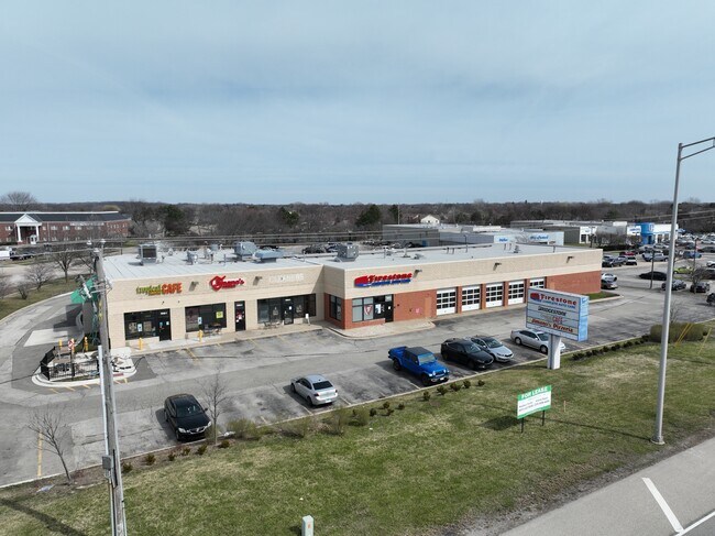 Plus de détails pour 7010 Grand Ave, Gurnee, IL - Commerce de détail à vendre
