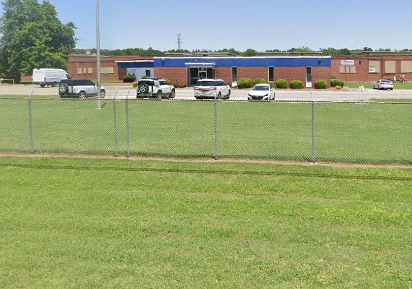 625 Five Chop Rd, Orangeburg, SC à louer - Photo du bâtiment - Image 2 de 2