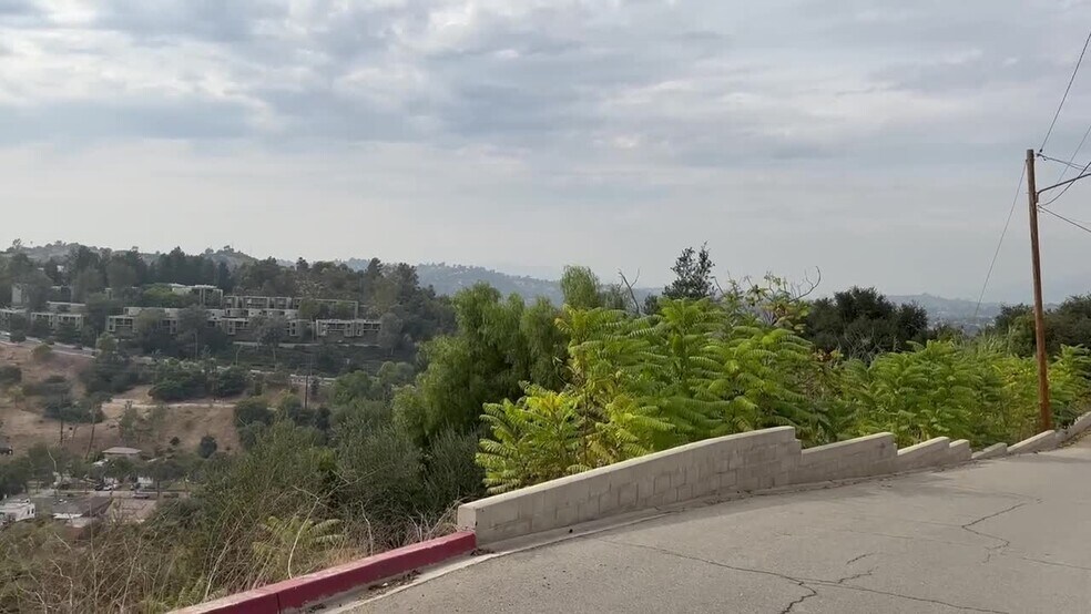 000 Hanscom Drive, South Pasadena, CA à vendre - Vidéo sur l’inscription commerciale - Image 3 de 31