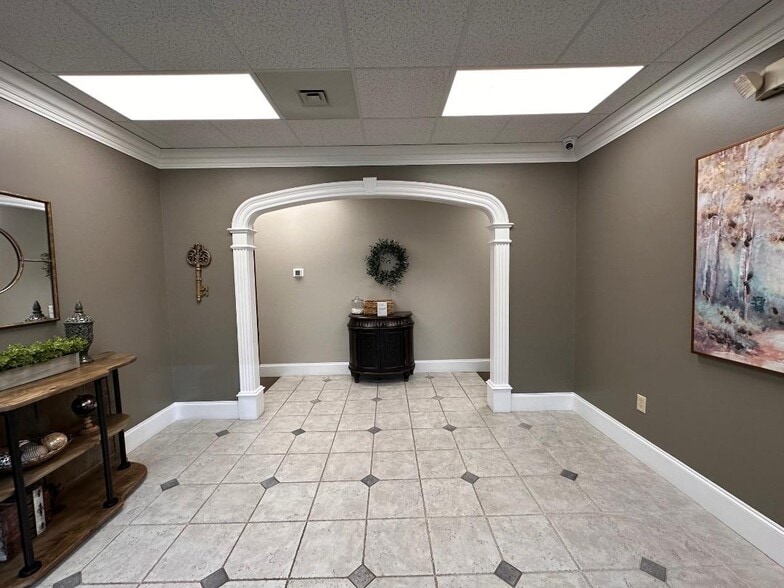 7610 Six Forks Rd, Raleigh, NC for sale - Building Photo - Image 2 of 5