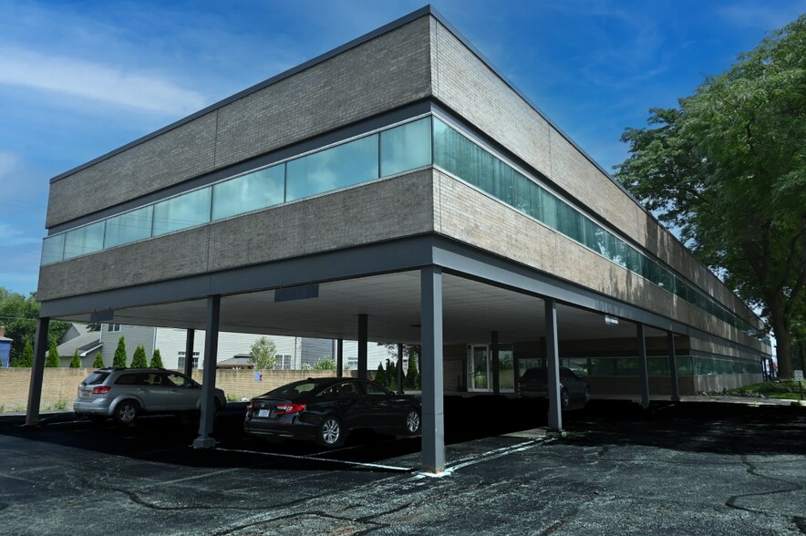 1133 E Maple Rd, Troy, MI for sale - Building Photo - Image 2 of 12