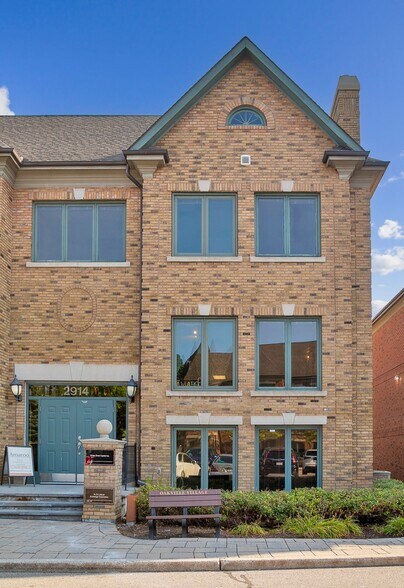 2914 S Sheridan Way, Oakville, ON à louer - Photo du bâtiment - Image 2 de 5