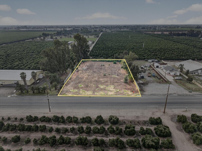 365 N Spruce Rd, Exeter, CA à vendre - Photo du bâtiment - Image 2 de 2