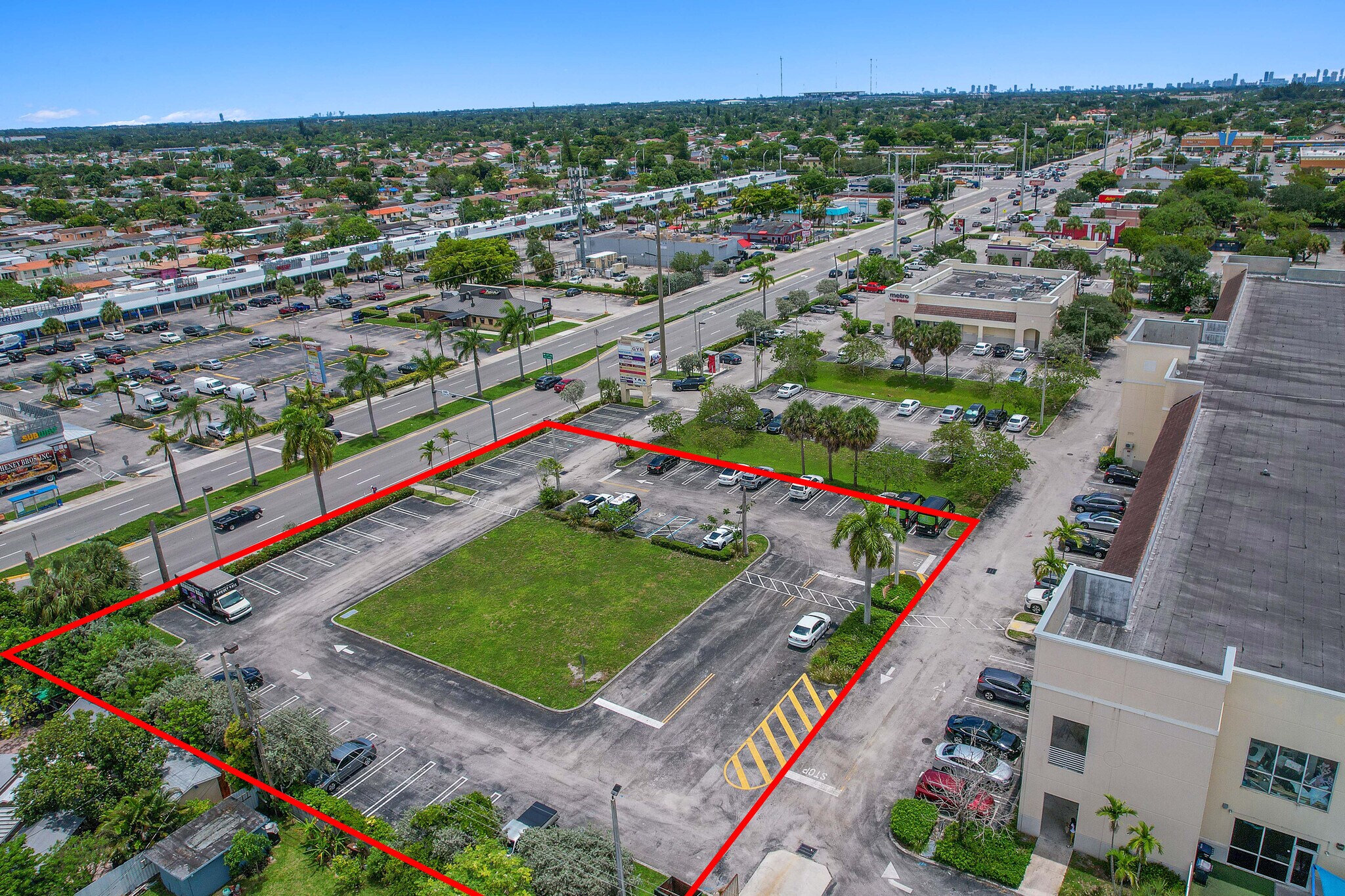 4880-4898 NW 183rd - Outparcel st, Miami Gardens, FL à louer Photo principale- Image 1 de 14
