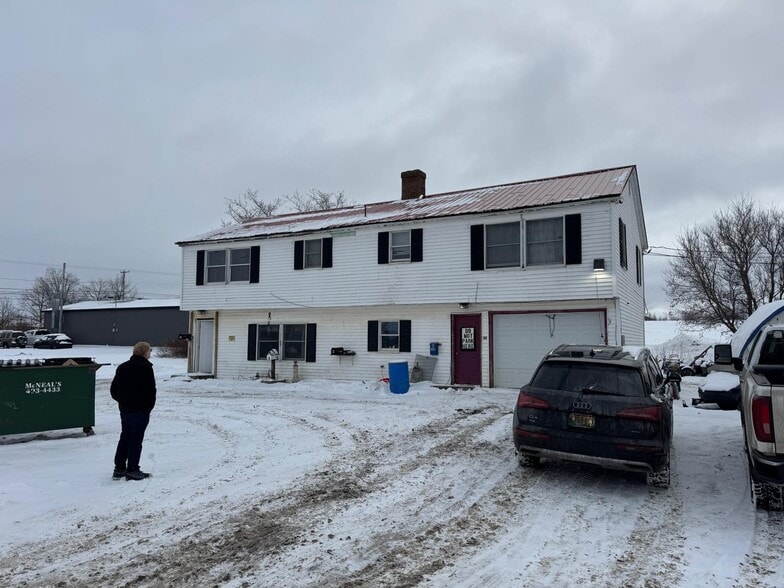 3 Multi-family properties in Caribou, ME portfolio of 3 properties for sale on LoopNet.ca - Primary Photo - Image 3 of 3