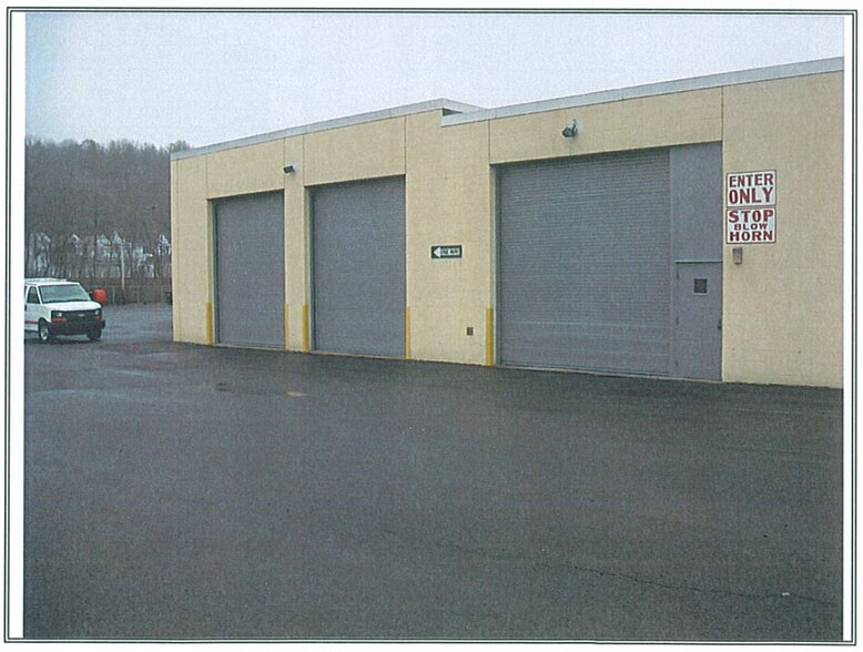 153 Industrial Park Rd, Pottsville, PA à vendre - Photo du bâtiment - Image 3 de 8