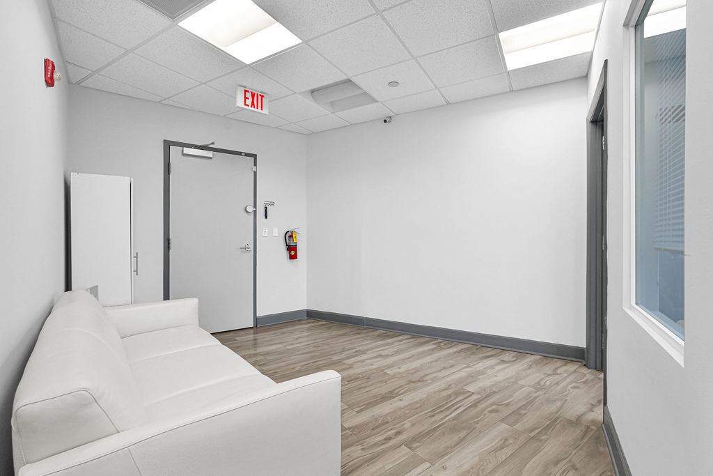 17501 Biscayne Blvd, Aventura, FL 33160 - Unit 5B - - Interior Photo - Image 2 of 12