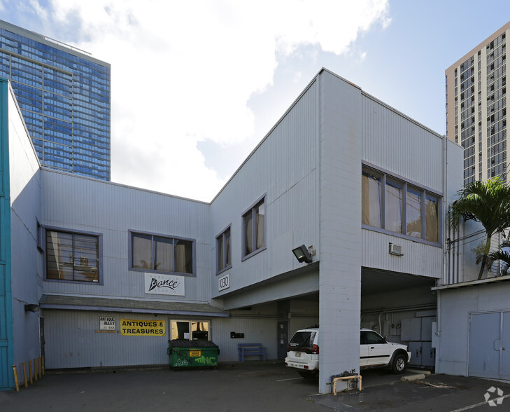 1030 Queen St, Honolulu, HI à louer - Photo du bâtiment - Image 2 de 5